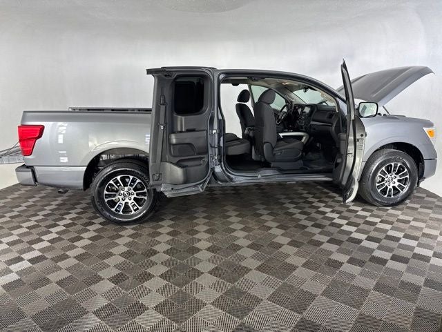 2024 Nissan Titan SV