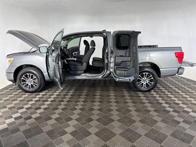 2024 Nissan Titan SV