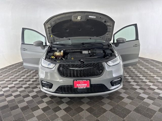 2021 Chrysler Pacifica Touring