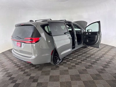 2021 Chrysler Pacifica Touring