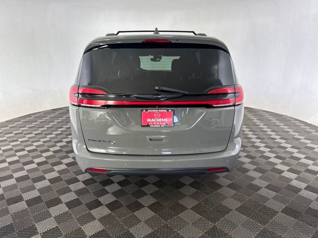 2021 Chrysler Pacifica Touring