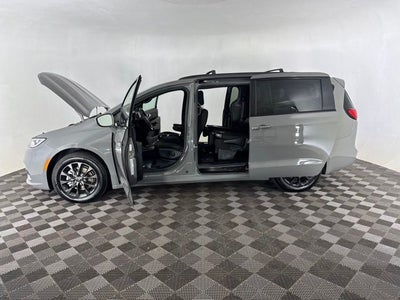 2021 Chrysler Pacifica Touring