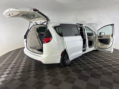 2023 Chrysler Pacifica Hybrid Touring L