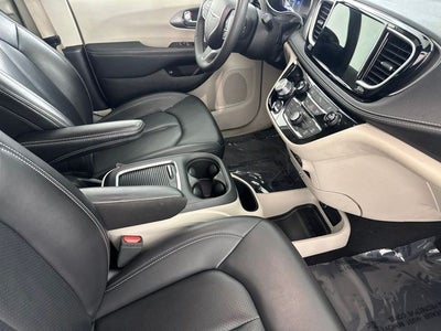 2023 Chrysler Pacifica Hybrid Touring L
