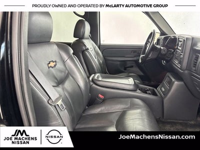 2002 Chevrolet Avalanche 1500 Base
