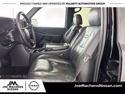 2002 Chevrolet Avalanche 1500 Base