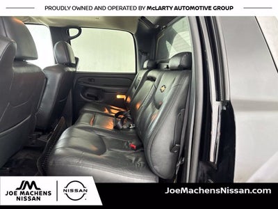 2002 Chevrolet Avalanche 1500 Base