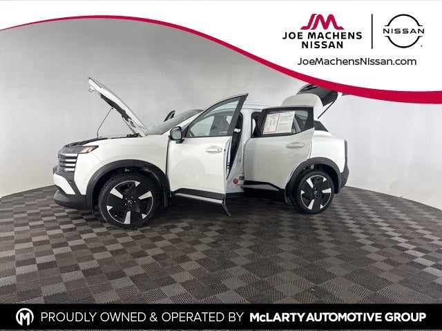 2025 Nissan Kicks SR