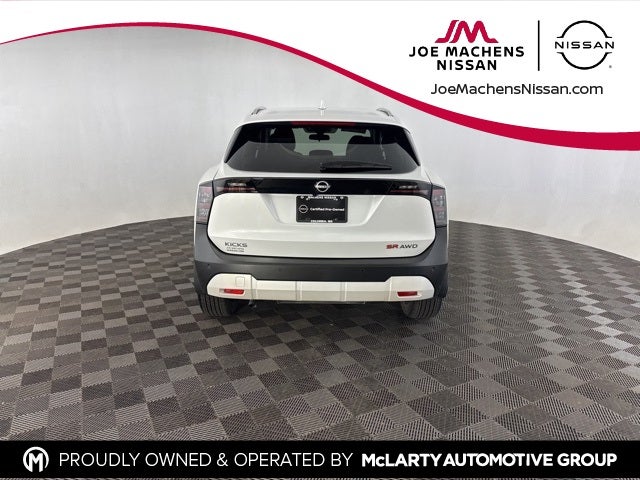 2025 Nissan Kicks SR