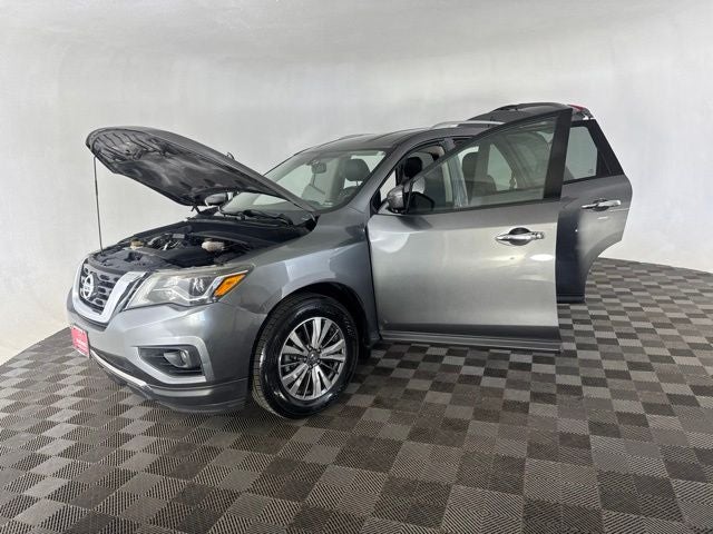 2017 Nissan Pathfinder SL