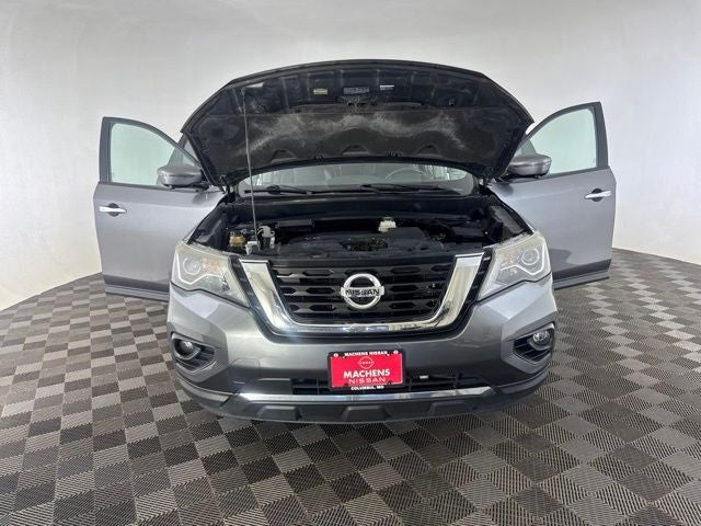 2017 Nissan Pathfinder SL