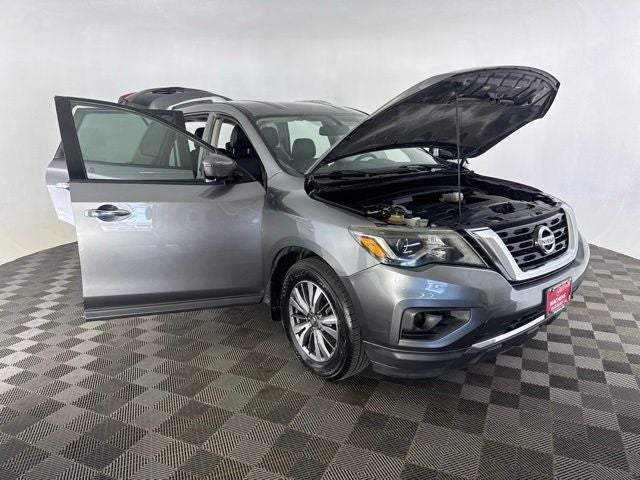 2017 Nissan Pathfinder SL