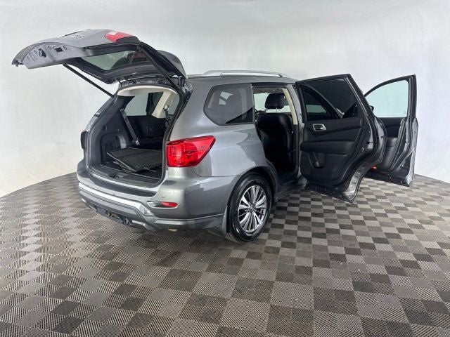 2017 Nissan Pathfinder SL