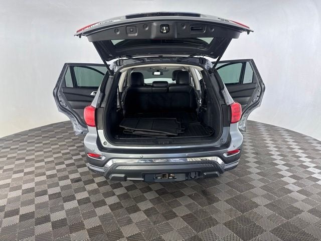 2017 Nissan Pathfinder SL
