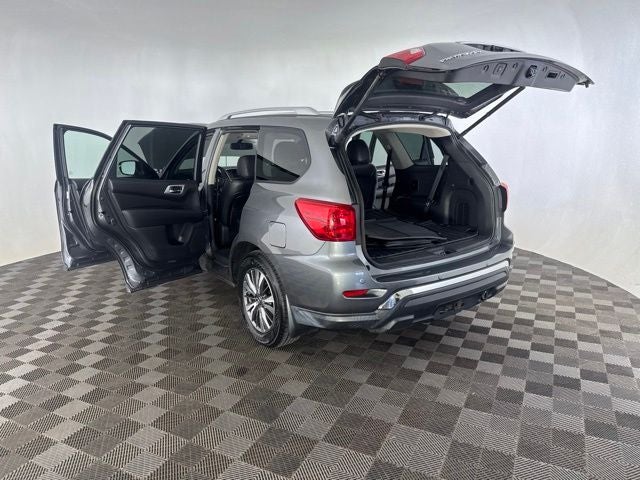 2017 Nissan Pathfinder SL