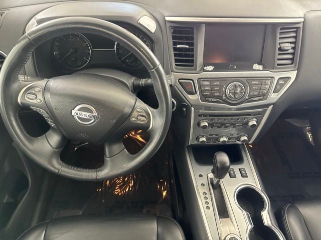 2017 Nissan Pathfinder SL