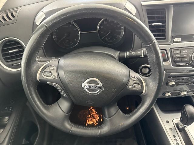 2017 Nissan Pathfinder SL