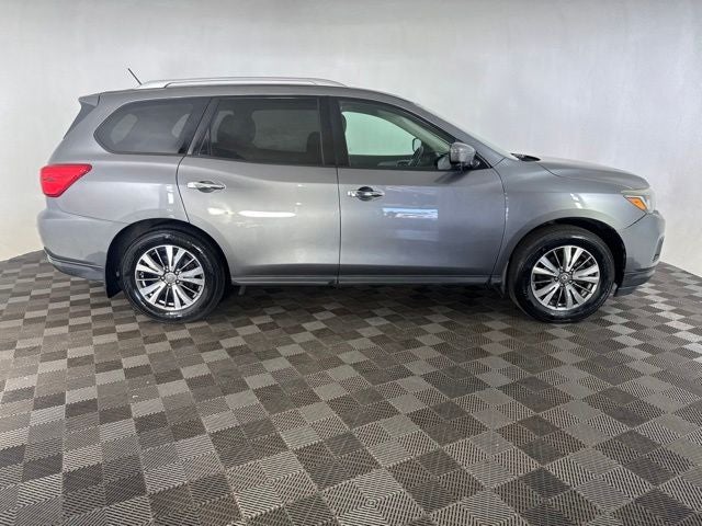 2017 Nissan Pathfinder SL
