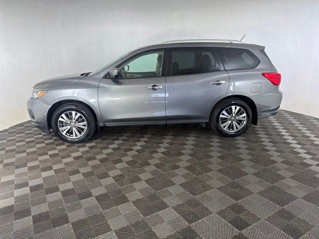 2017 Nissan Pathfinder SL