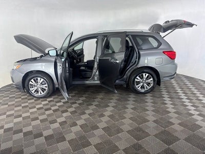 2017 Nissan Pathfinder SL