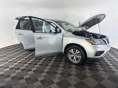 2019 Nissan Pathfinder SV