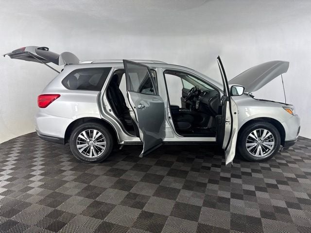 2019 Nissan Pathfinder SV