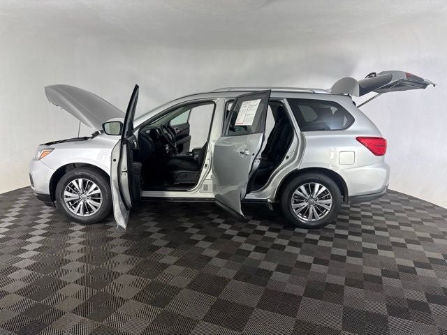 2019 Nissan Pathfinder SV