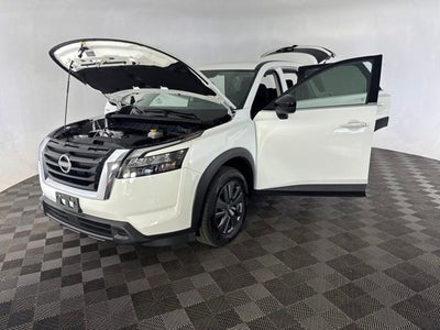 2025 Nissan Pathfinder S
