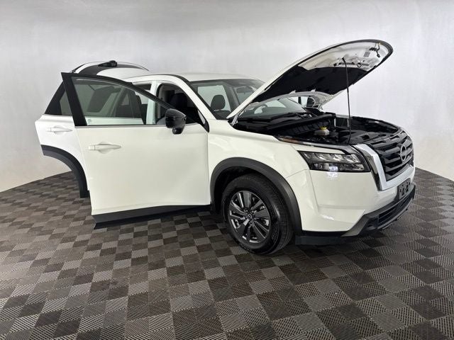 2025 Nissan Pathfinder S