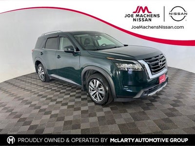 2022 Nissan Pathfinder SL