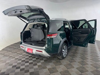 2022 Nissan Pathfinder SL