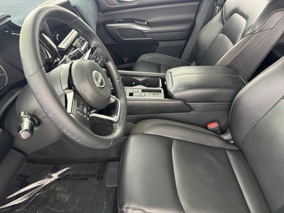 2022 Nissan Pathfinder SL