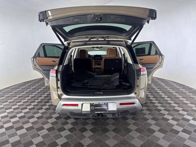 2025 Nissan Pathfinder Platinum