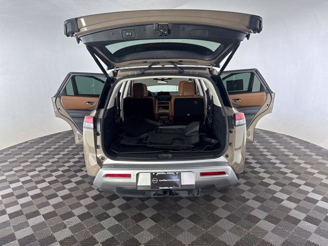 2025 Nissan Pathfinder Platinum