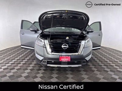 2025 Nissan Pathfinder Platinum