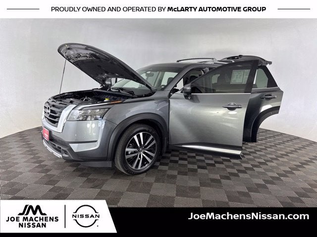 2025 Nissan Pathfinder Platinum
