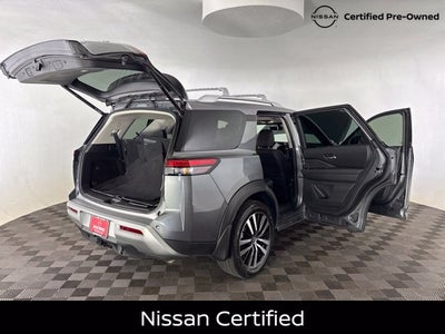 2025 Nissan Pathfinder Platinum