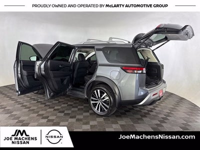 2025 Nissan Pathfinder Platinum