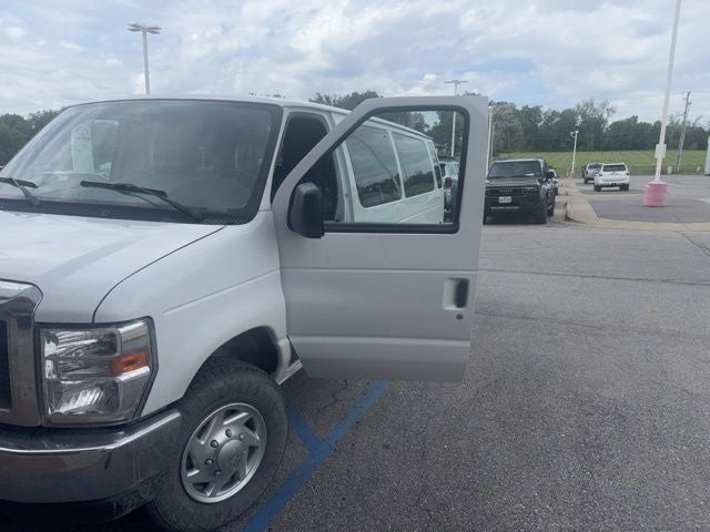 2010 Ford E-350SD XLT