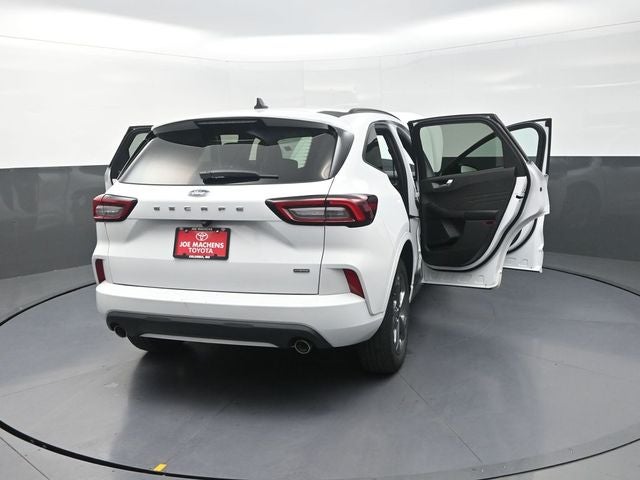 2023 Ford Escape Hybrid ST-Line