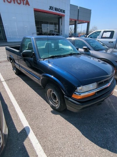 2002 Chevrolet S-10 Base