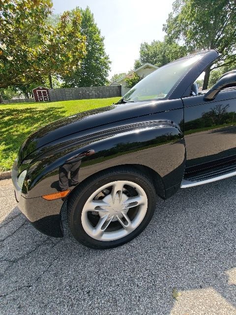 2004 Chevrolet SSR Base