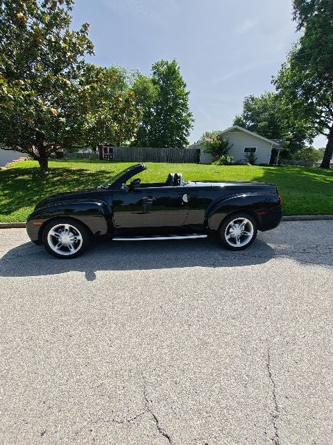 2004 Chevrolet SSR Base