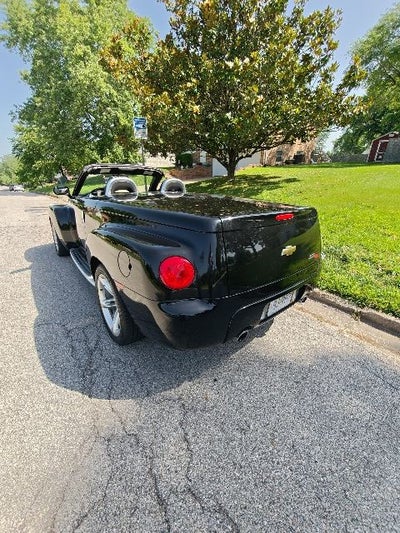 2004 Chevrolet SSR Base