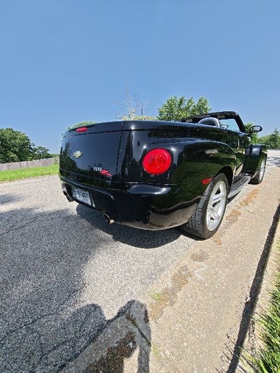 2004 Chevrolet SSR Base