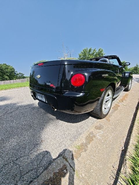 2004 Chevrolet SSR Base