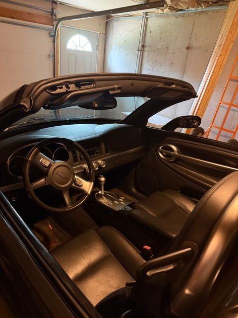 2004 Chevrolet SSR Base