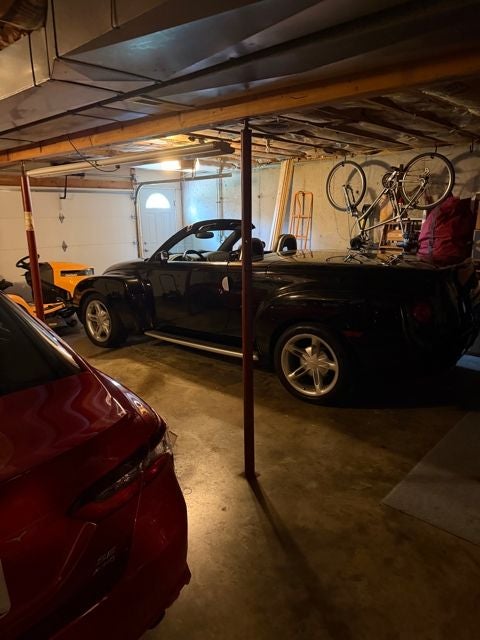 2004 Chevrolet SSR Base
