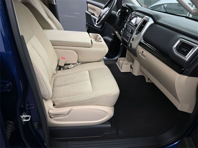 2017 Nissan Titan SV