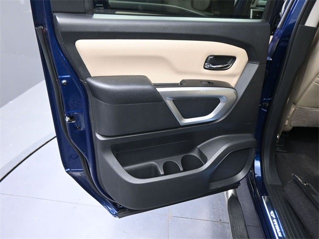 2017 Nissan Titan SV